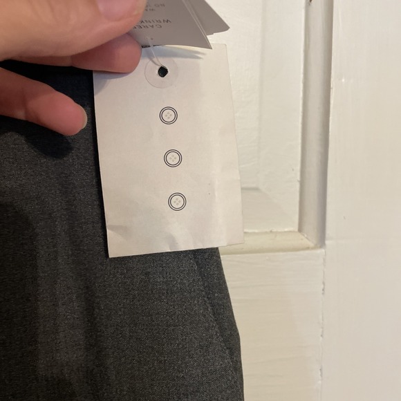 GolfLiz Liz Claiborne Golf Shorts Gray Cuffed 14 NWT Easy Care Fabric - Picture 7 of 10